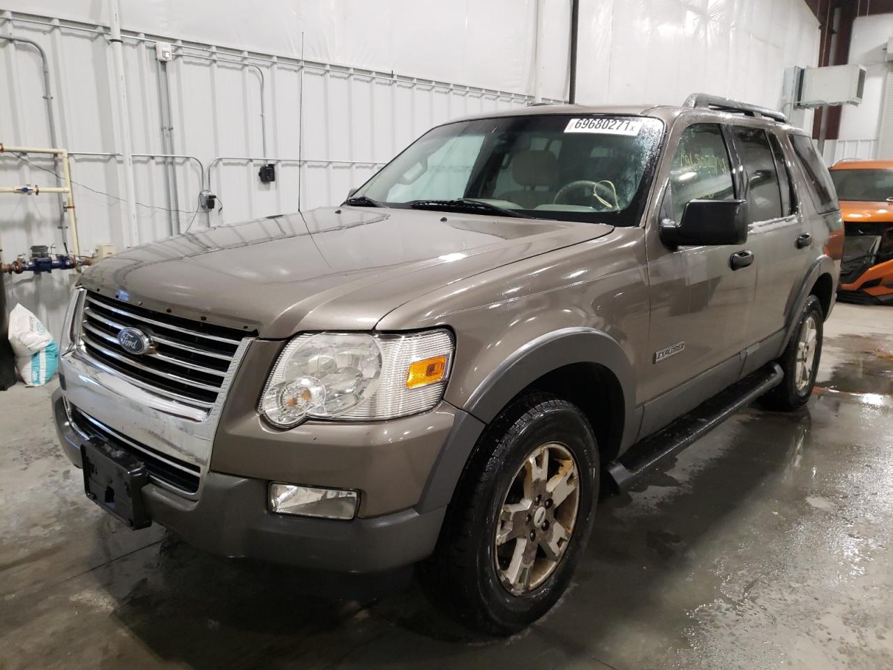 Photo 2 from auction – 2006 FORD EXPLORER X with VIN 1FMEU73E26UB21104