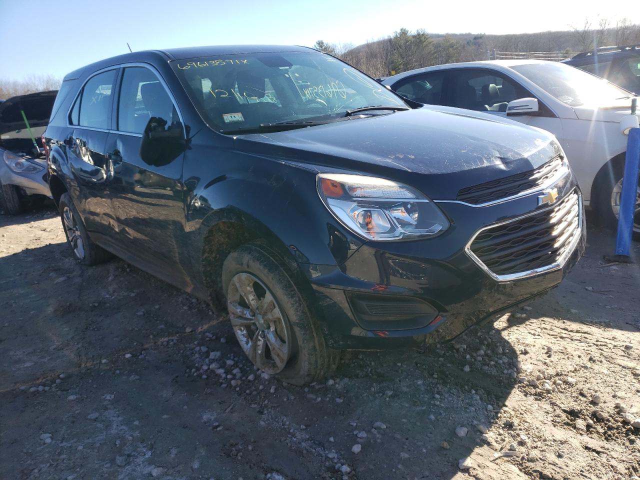 CHEVROLET EQUINOX LS 2017 with VIN 2GNALBEK2H1553774 - Photo from auction