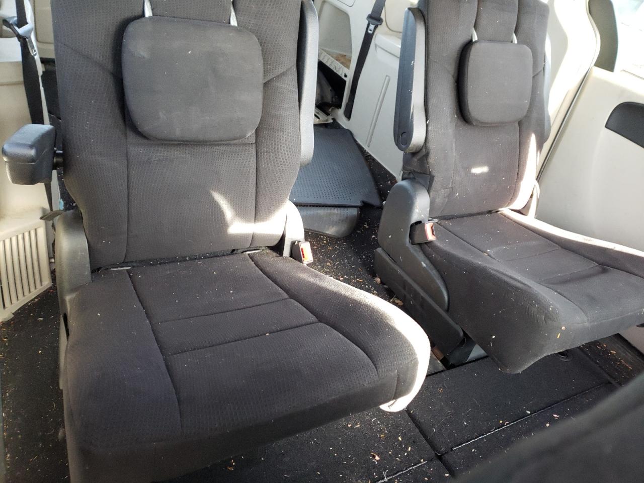 Photo 6 from auction – 2011 CHRYSLER TOWN & COU with VIN 2A4RR5DG7BR712722