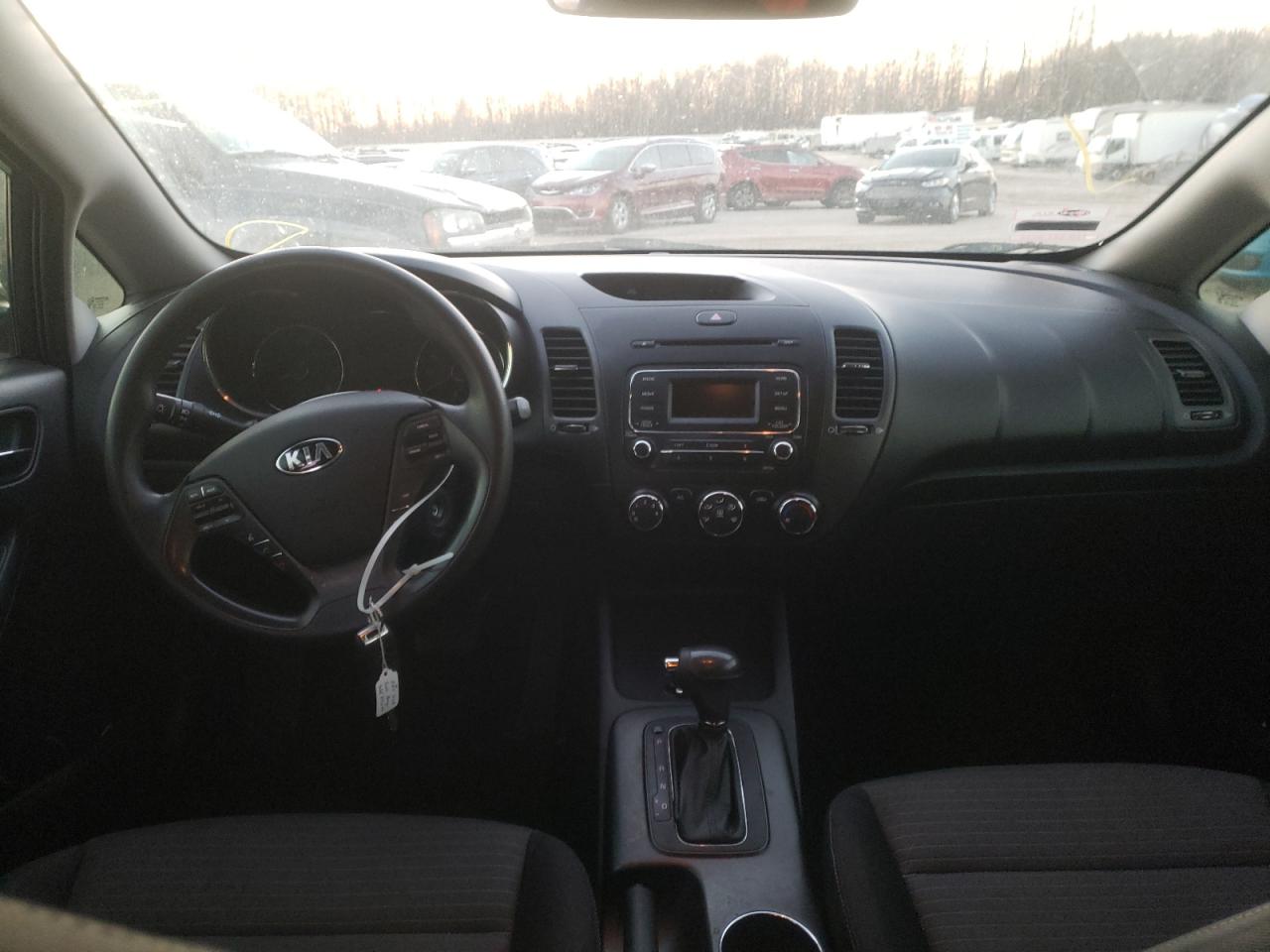 Photo 9 from auction – 2015 KIA FORTE LX with VIN KNAFX4A60F5390543