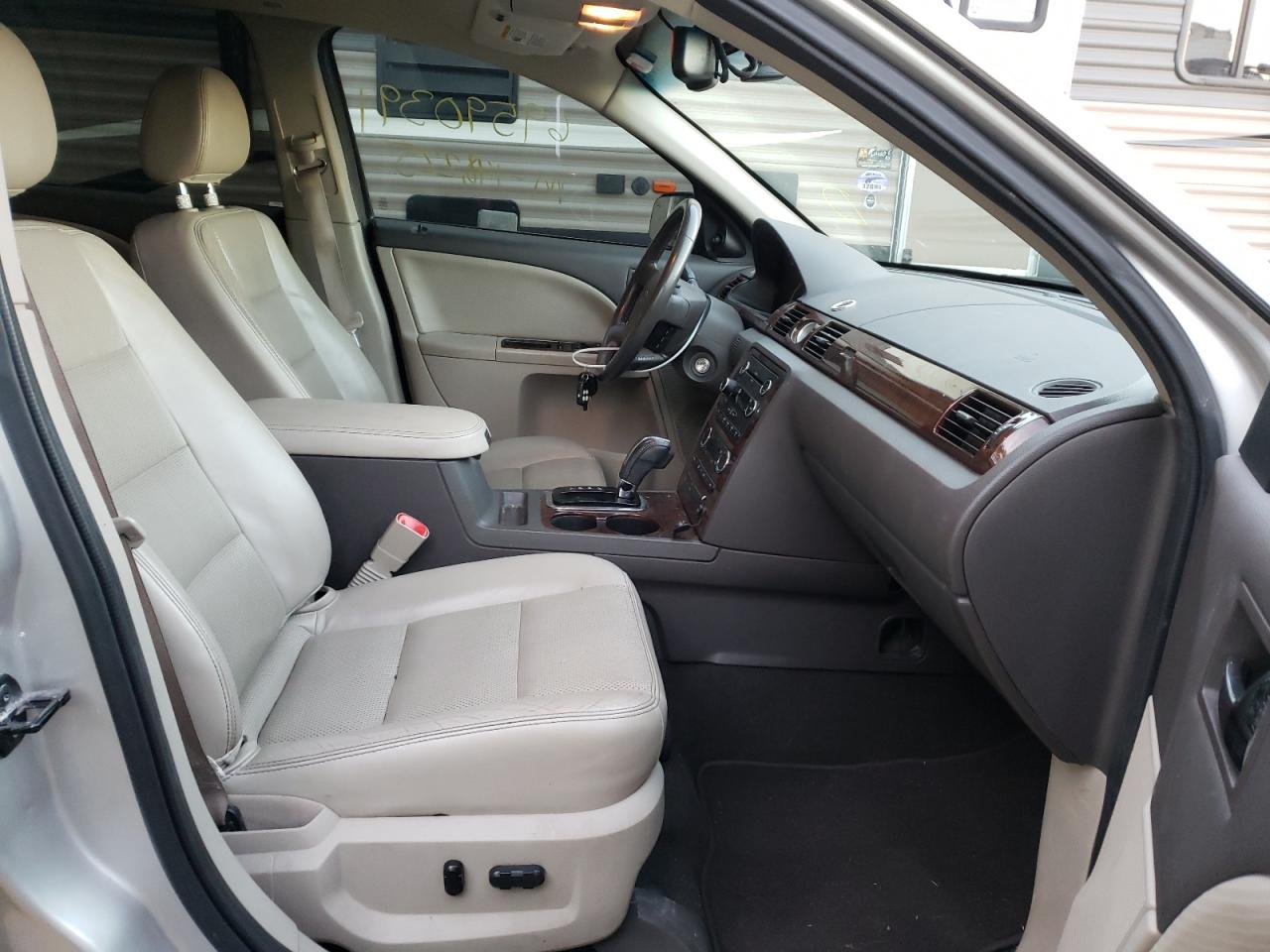 Photo 5 from auction – 2008 FORD TAURUS LIM with VIN 1FAHP28W78G103217