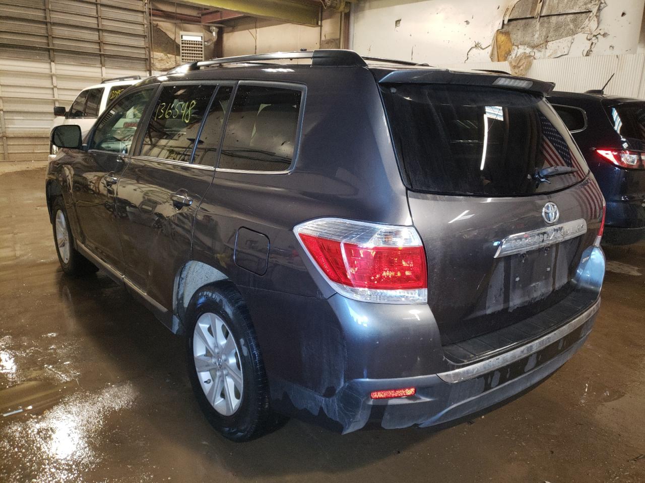Photo 3 from auction – 2012 TOYOTA HIGHLANDER with VIN 5TDBK3EH6CS153423
