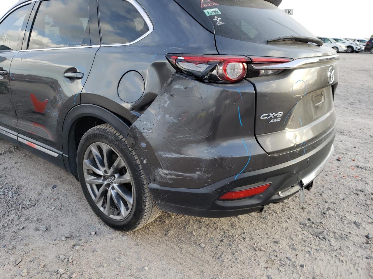 Photo 9 from auction – 2016 MAZDA CX-9 SIGNA with VIN JM3TCBEY9G0119858