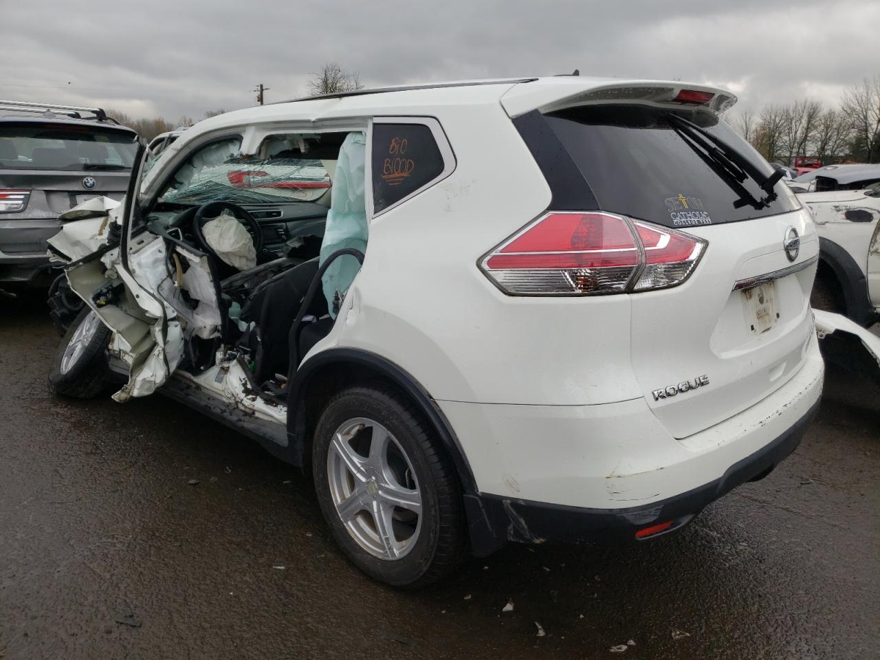 Photo 3 from auction – 2015 NISSAN ROGUE S with VIN 5N1AT2MK9FC835732
