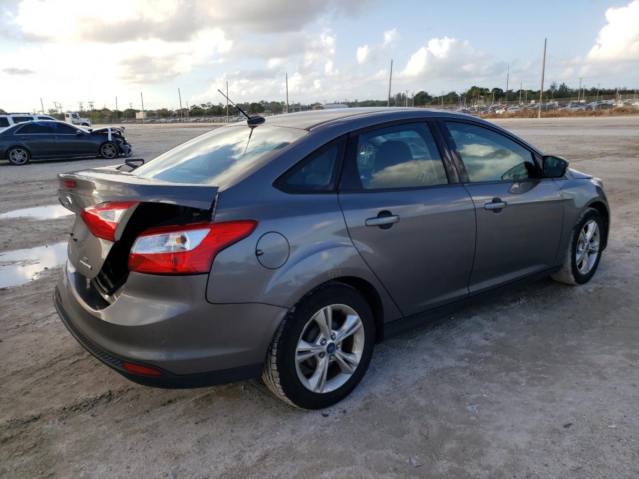 Photo 4 from auction – 2013 FORD FOCUS SE with VIN 1FADP3F24DL233266