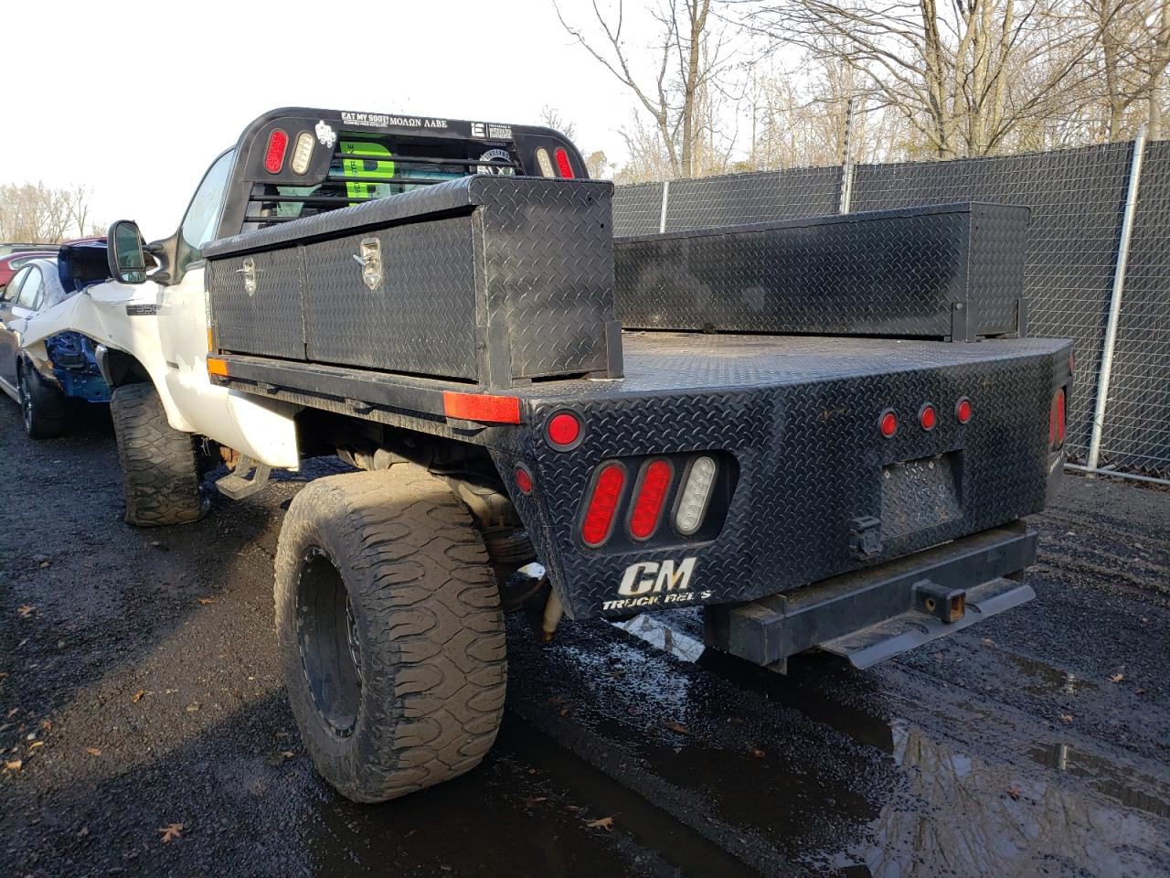 Photo 3 from auction – 2001 FORD F350 SRW S with VIN 1FTSF31F11EA66928