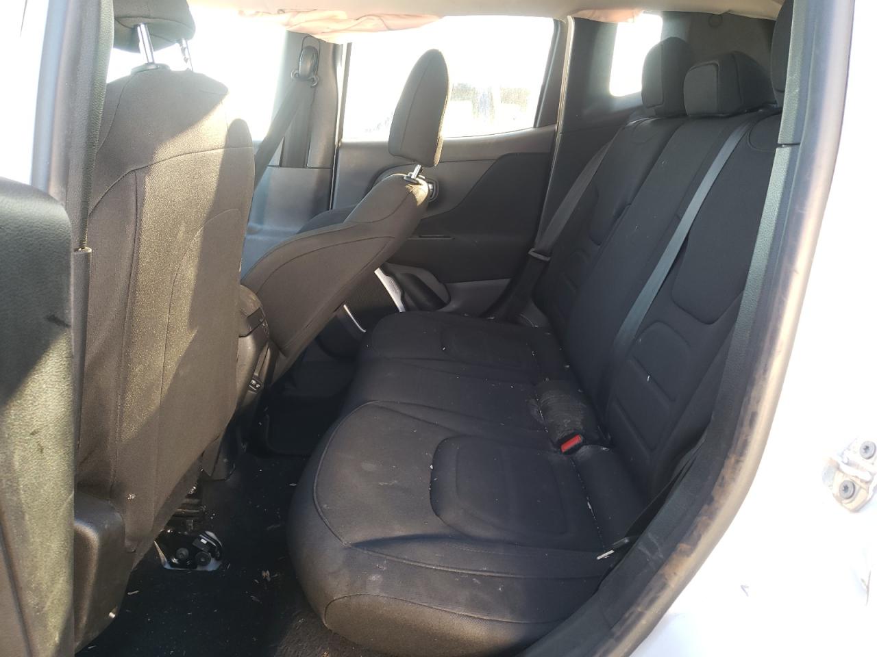 Photo 6 from auction – 2018 JEEP RENEGADE L with VIN ZACCJABB2JPH46220