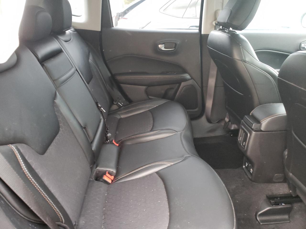Photo 6 from auction – 2020 JEEP COMPASS LA with VIN 3C4NJDBB4LT112543