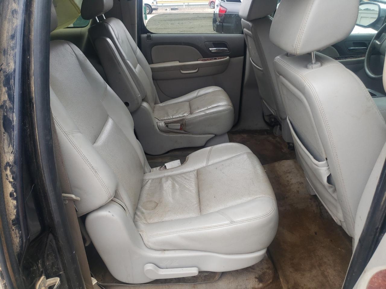Photo 6 from auction – 2009 CHEVROLET SUBURBAN K with VIN 1GNFK36329J110487