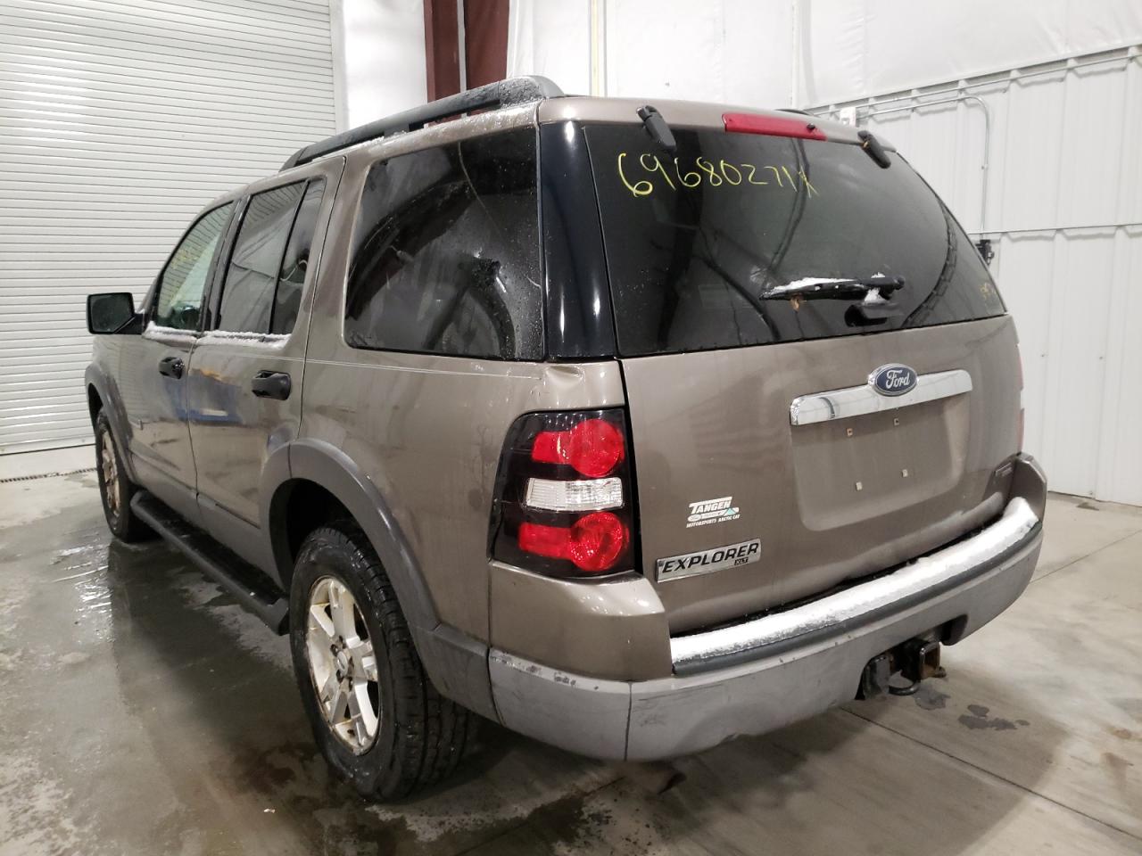 Photo 3 from auction – 2006 FORD EXPLORER X with VIN 1FMEU73E26UB21104