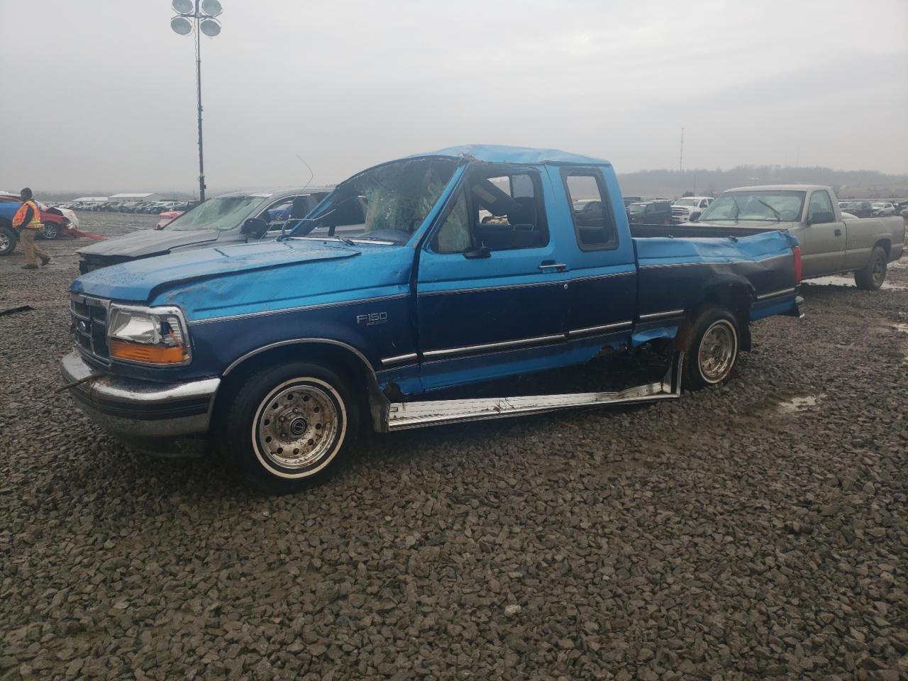 Photo 2 from auction – 1995 FORD F150 with VIN 1FTEX15N0SKA70567