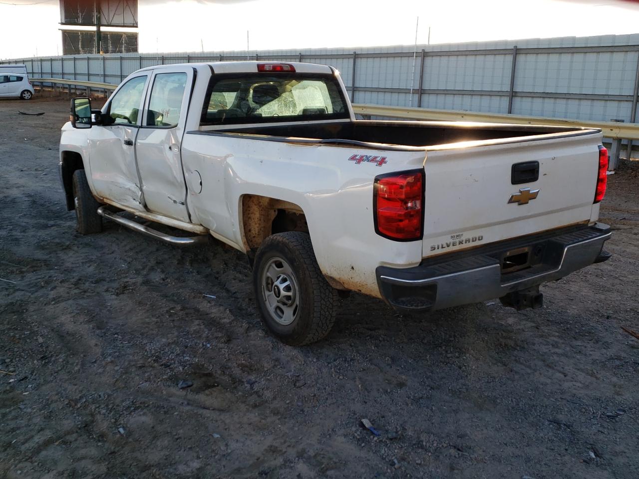 Photo 3 from auction – 2017 CHEVROLET SILVERADO with VIN 1GC1KUEG5HF101393