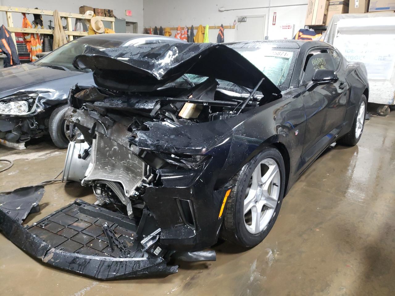 Photo 2 from auction – 2017 CHEVROLET CAMARO LT with VIN 1G1FB1RX1H0121084