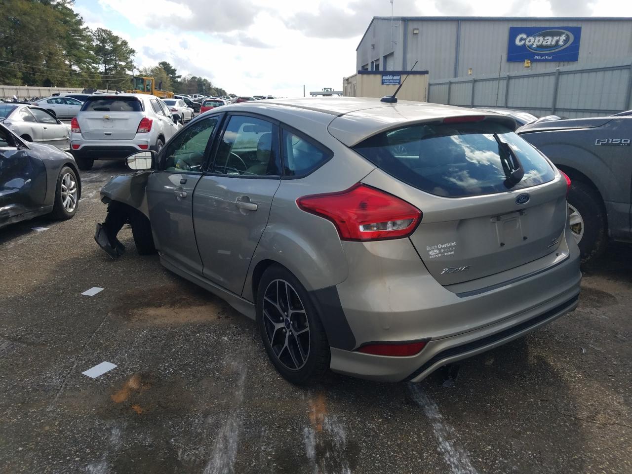 Photo 3 from auction – 2016 FORD FOCUS SE with VIN 1FADP3K23GL228618
