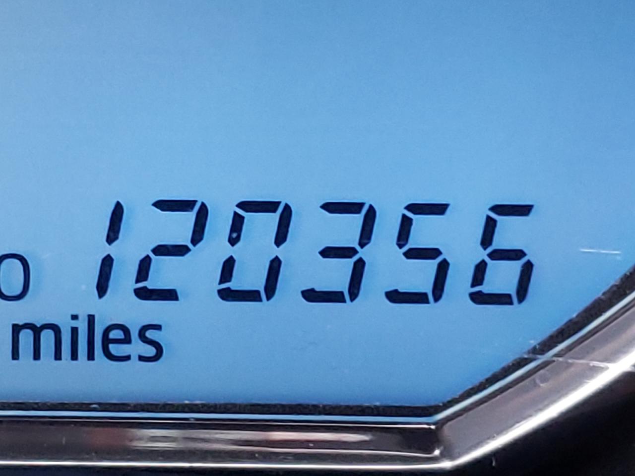 Photo 8 from auction – 2015 TOYOTA COROLLA L with VIN 5YFBURHE3FP332465