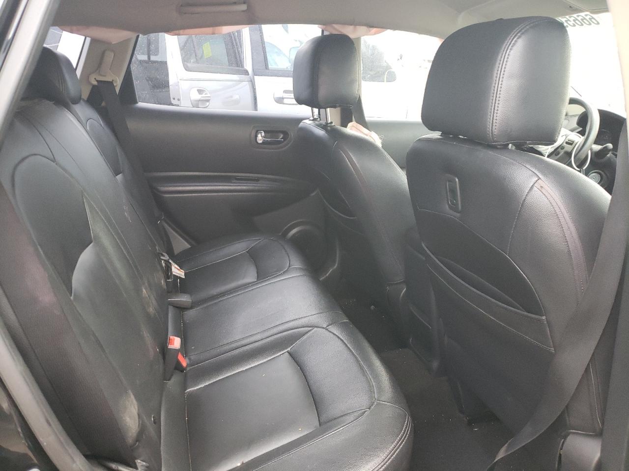 Photo 6 from auction – 2012 NISSAN ROGUE S with VIN JN8AS5MT0CW602001