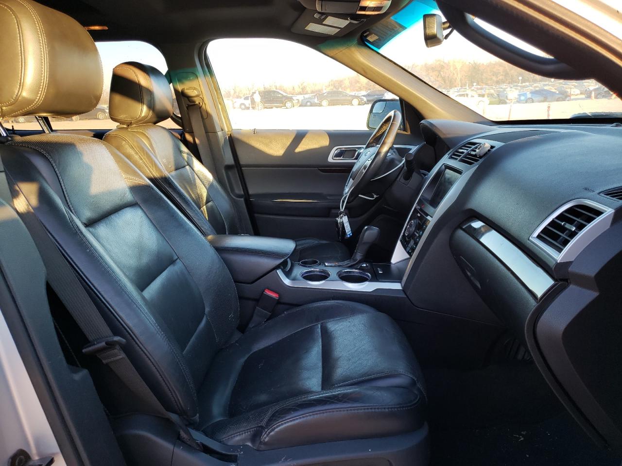 Photo 5 from auction – 2011 FORD EXPLORER L with VIN 1FMHK7F89BGA00510