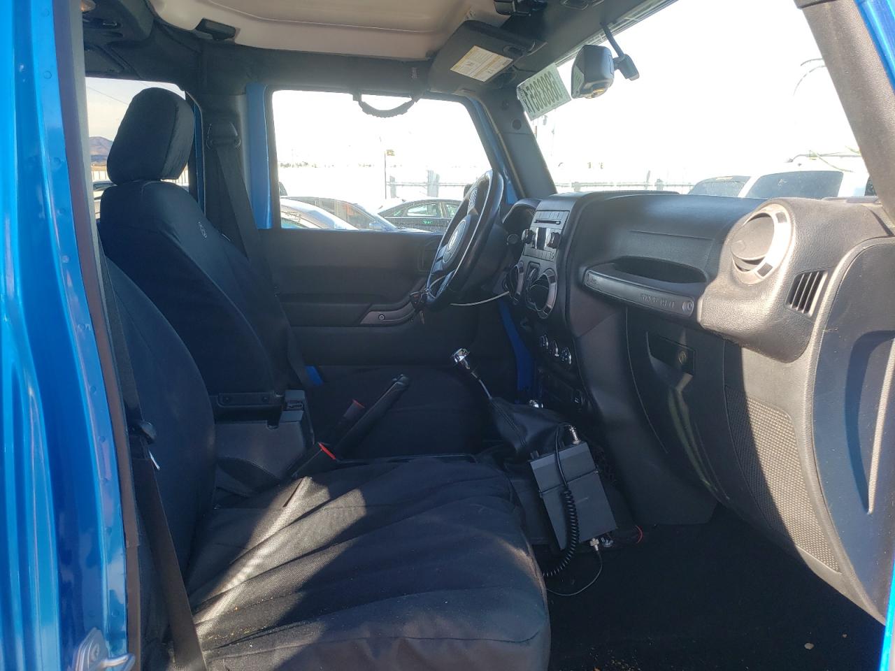 Photo 5 from auction – 2015 JEEP WRANGLER U with VIN 1C4BJWDG2FL679227