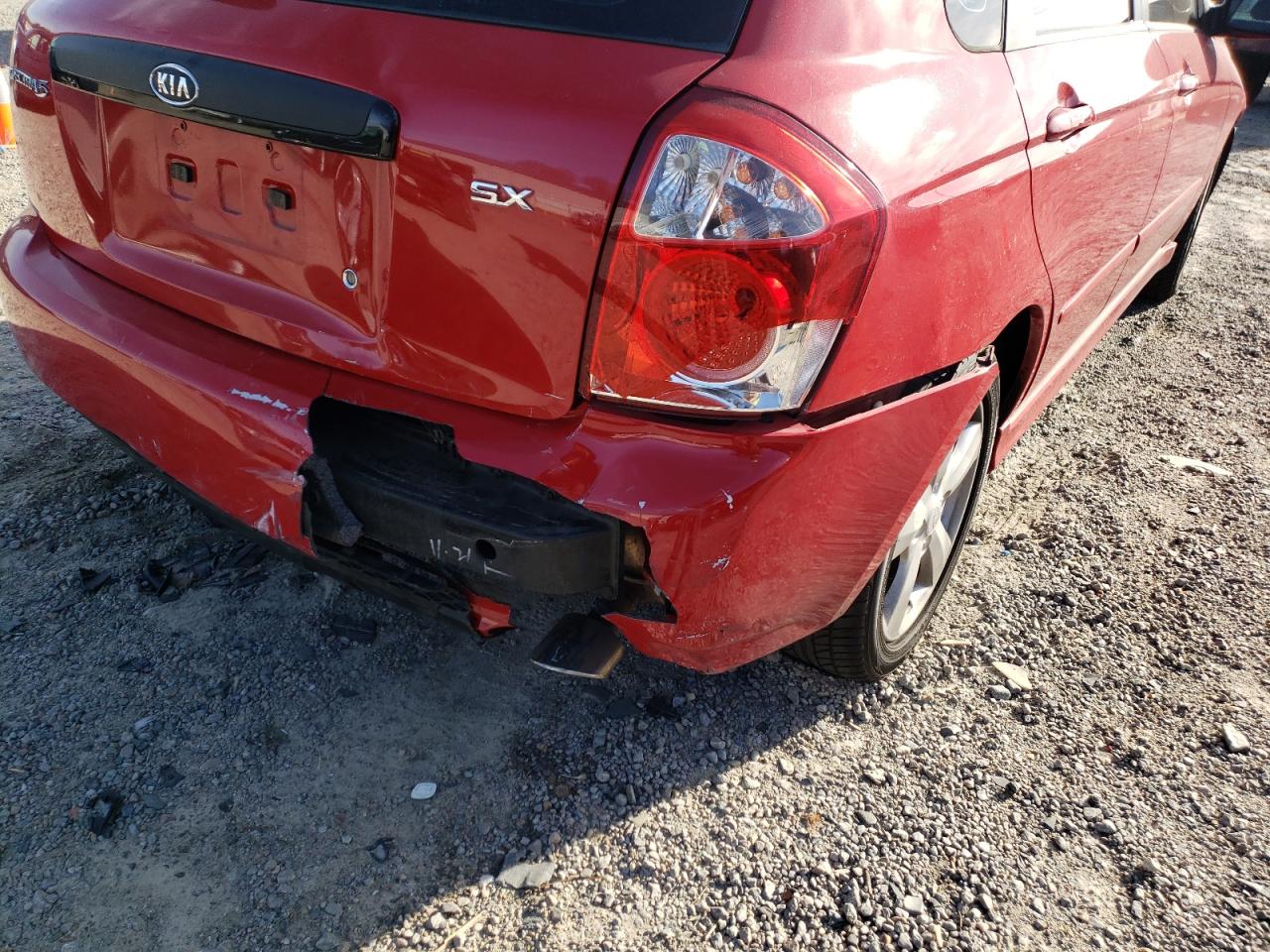 Photo 9 from auction – 2008 KIA SPECTRA5 5 with VIN KNAFE162385018918