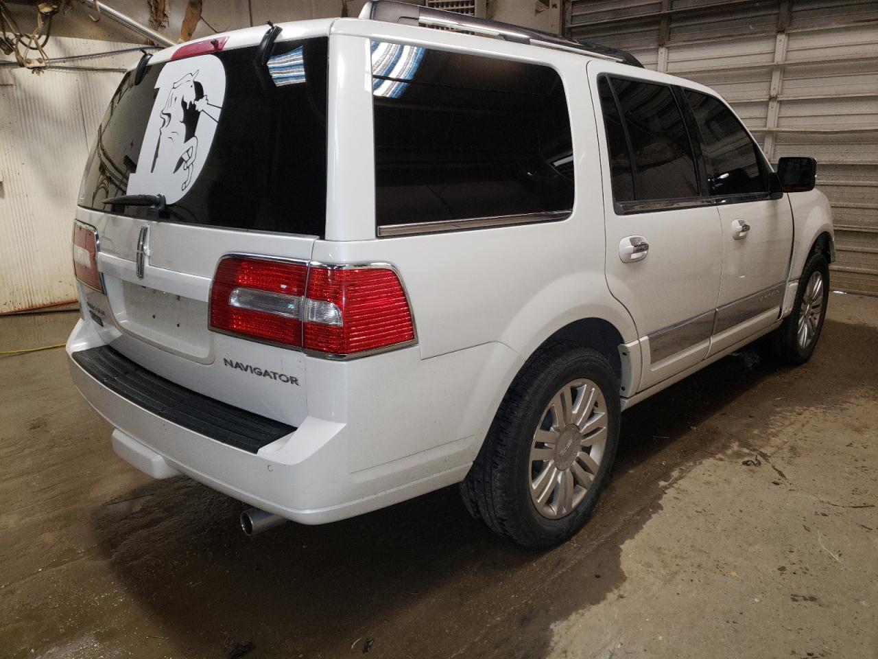 Photo 4 from auction – 2012 LINCOLN NAVIGATOR with VIN 5LMJJ2J54CEL07159