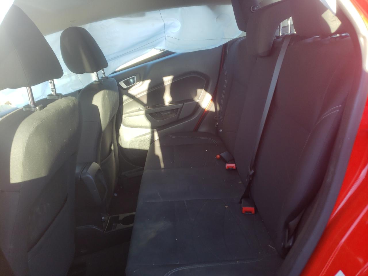 Zdjęcie 6 z aukcji – 2015 FORD FIESTA SE z VIN 3FADP4EJ4FM172811