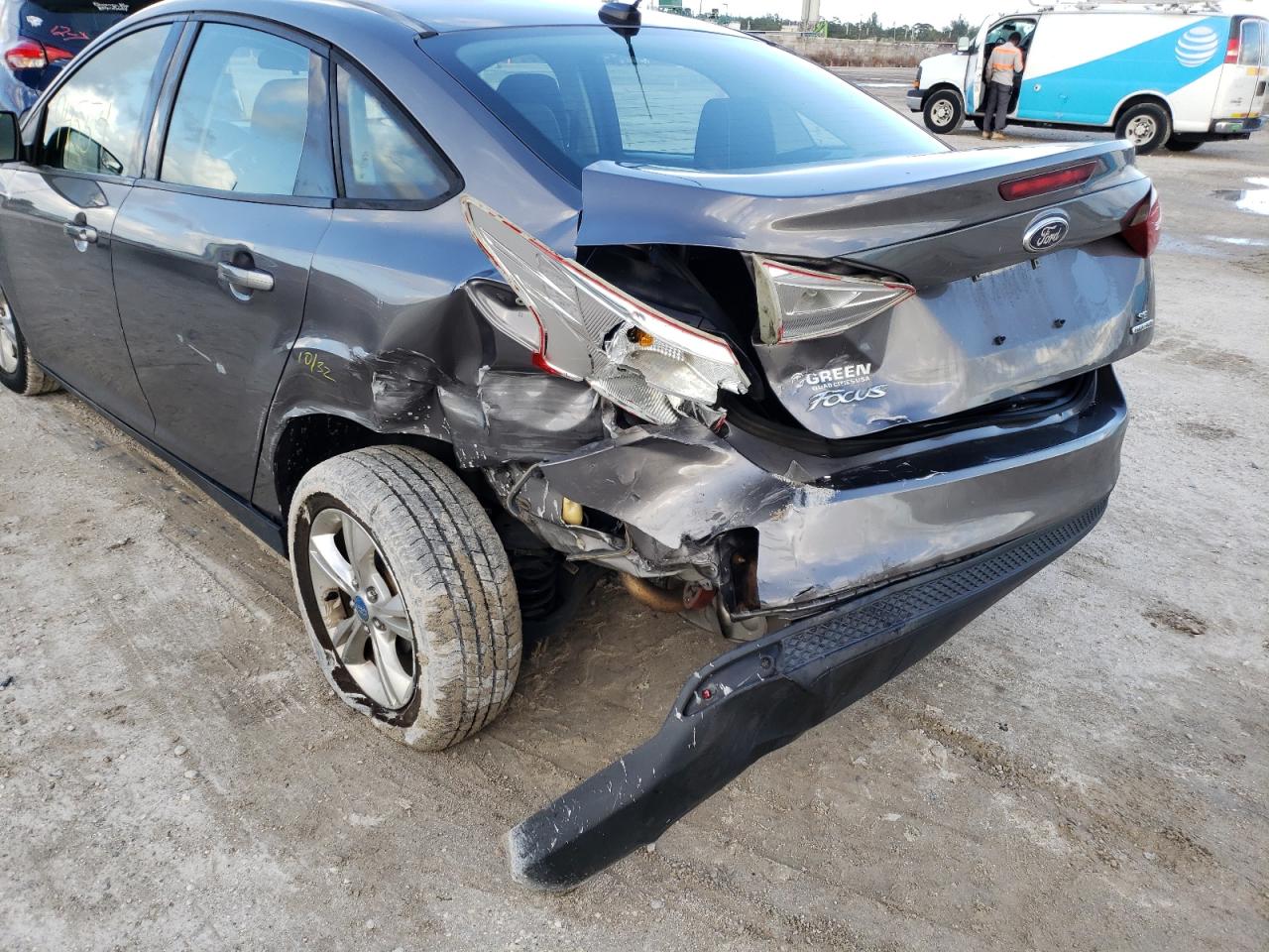 Photo 9 from auction – 2013 FORD FOCUS SE with VIN 1FADP3F24DL233266