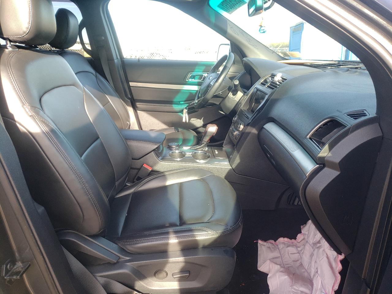 Photo 5 from auction – 2019 FORD EXPLORER X with VIN 1FM5K8DH4KGA34852
