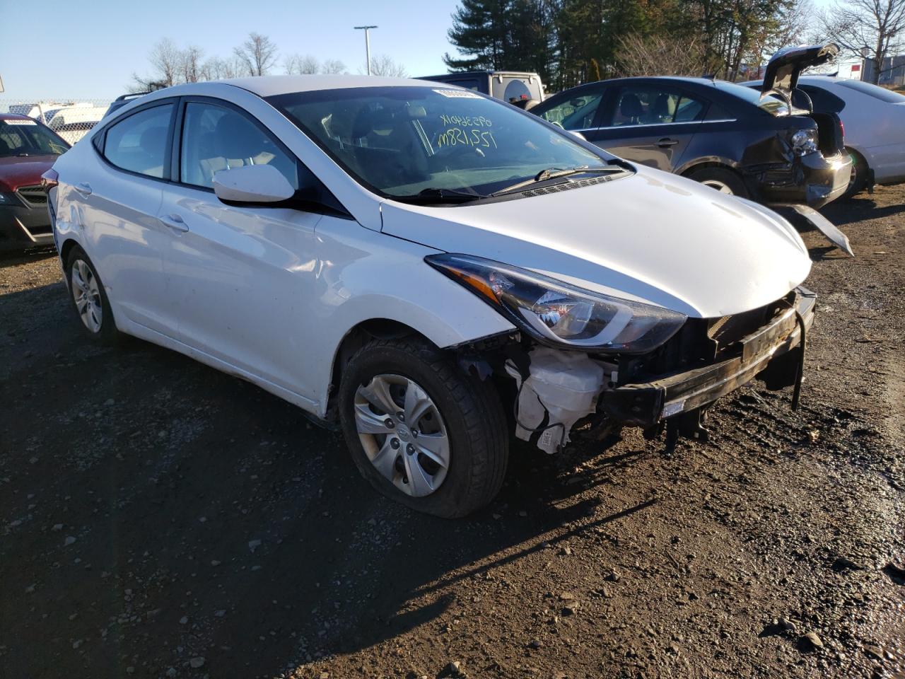 HYUNDAI ELANTRA SE 2016 with VIN 5NPDH4AE3GH764787 - Photo from auction