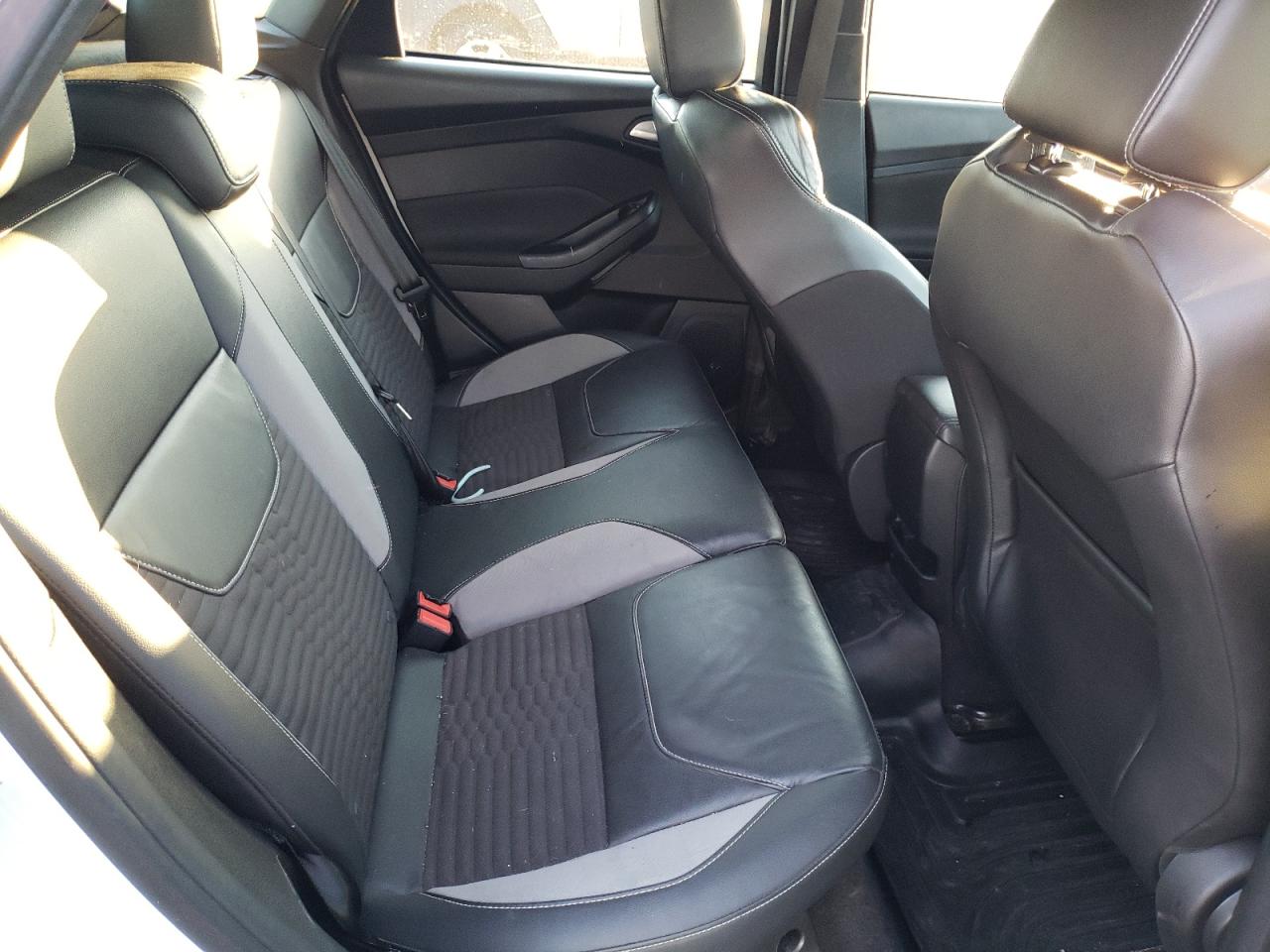 Photo 6 from auction – 2015 FORD FOCUS ST with VIN 1FADP3L92FL285757