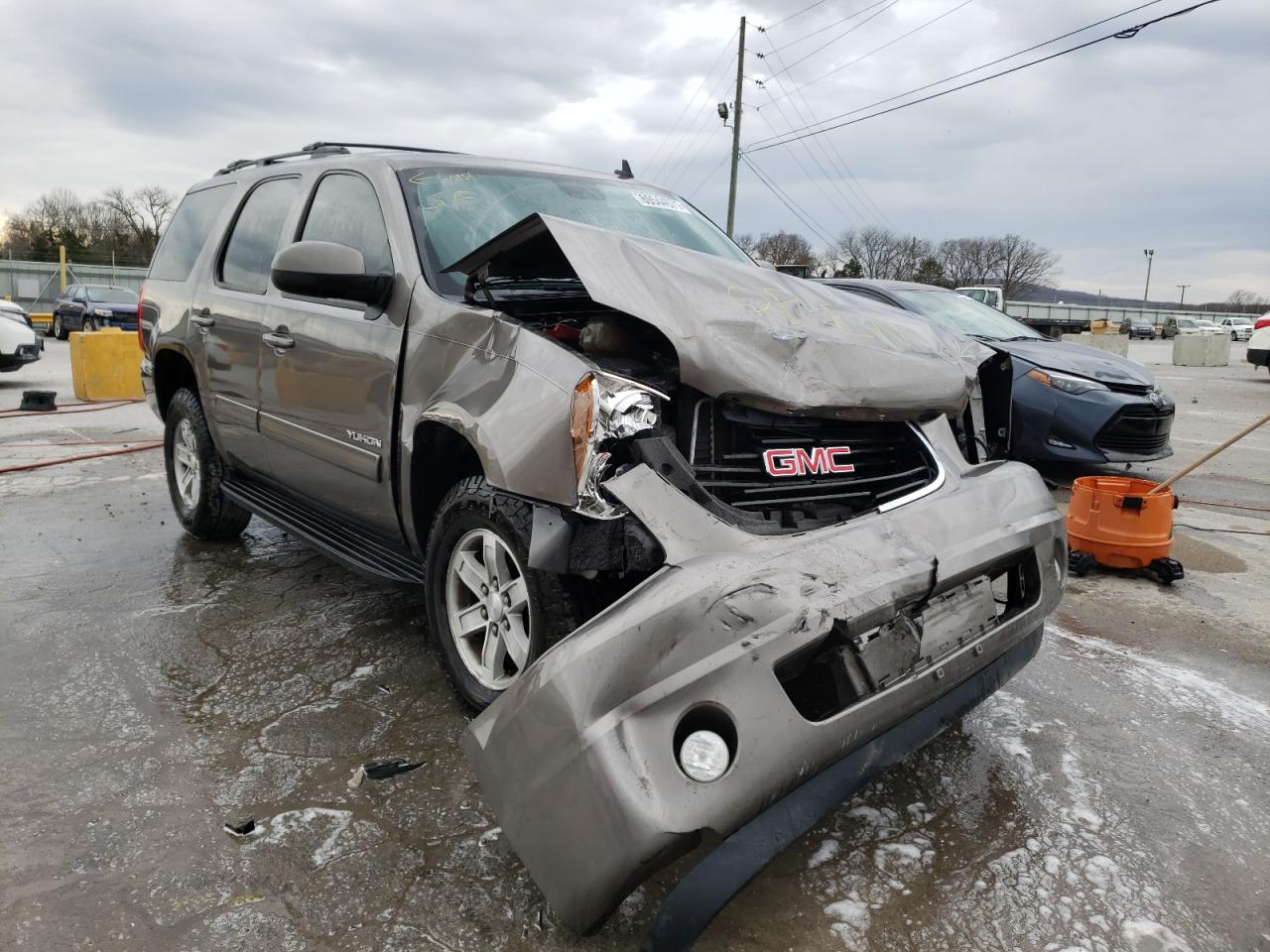 GMC YUKON SLE 2013 with VIN 1GKS2AE08DR328144 - Photo from auction