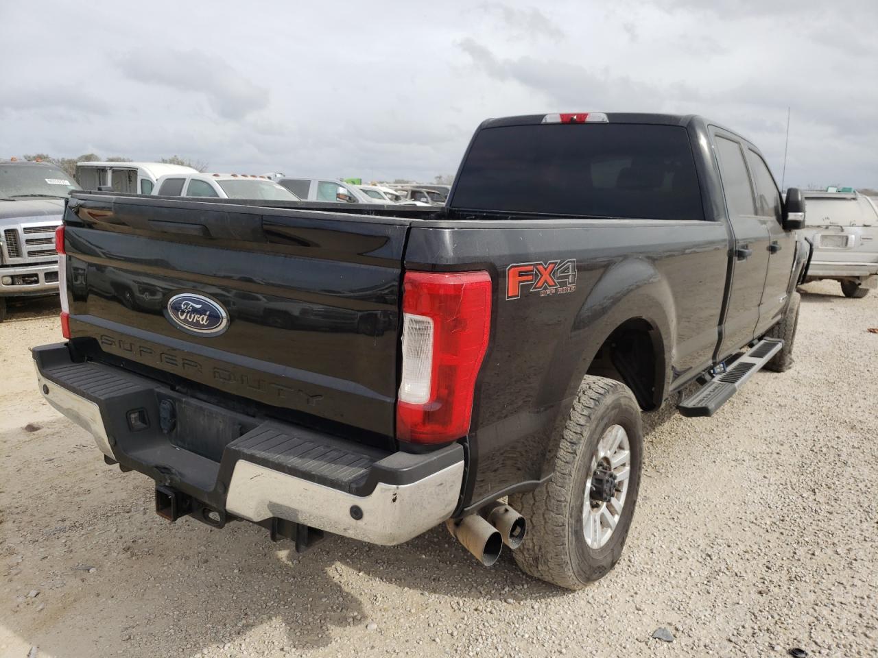 Photo 4 from auction – 2017 FORD F350 SUPER with VIN 1FT8W3BT9HEC07673