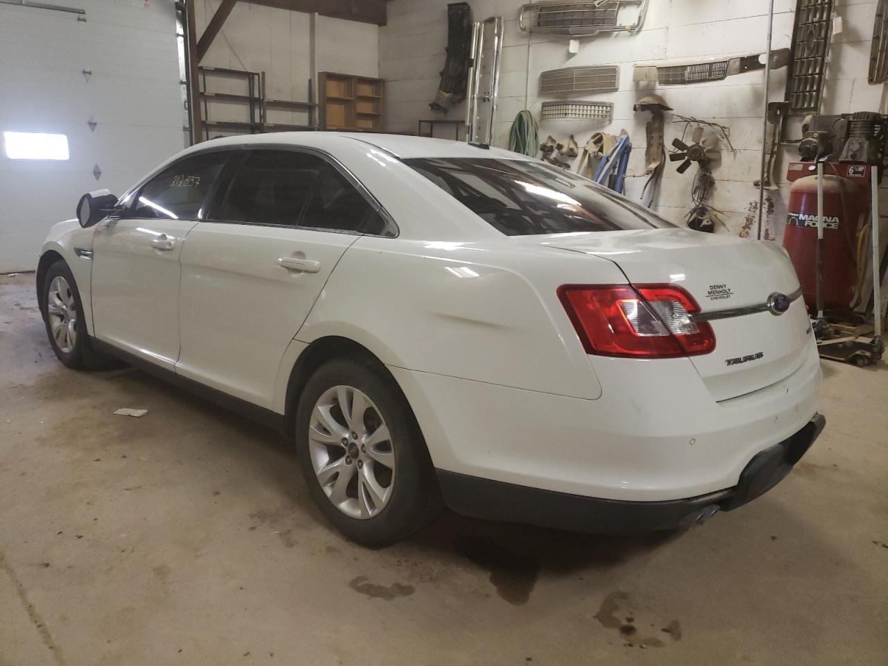 Photo 3 from auction – 2011 FORD TAURUS SEL with VIN 1FAHP2EW2BG121989