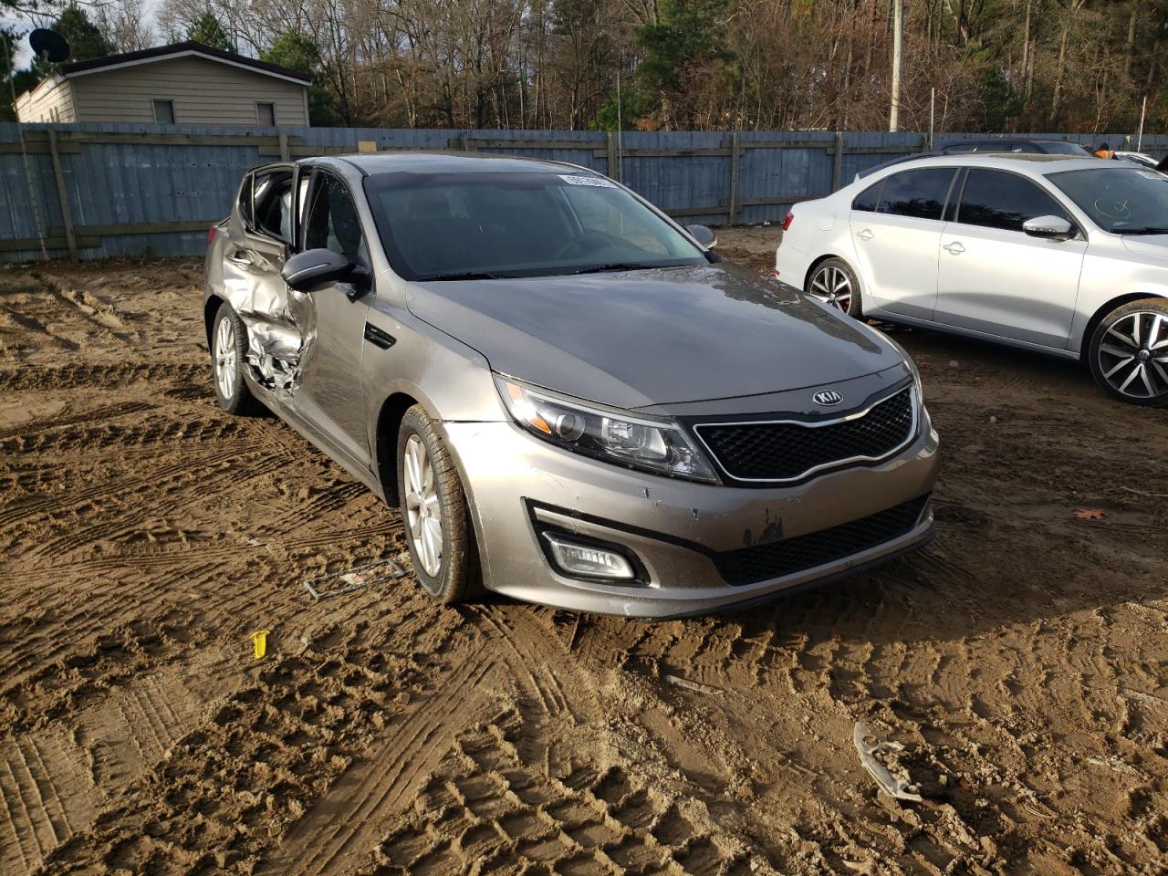 KIA OPTIMA LX 2015 with VIN 5XXGM4A70FG460630 - Photo from auction