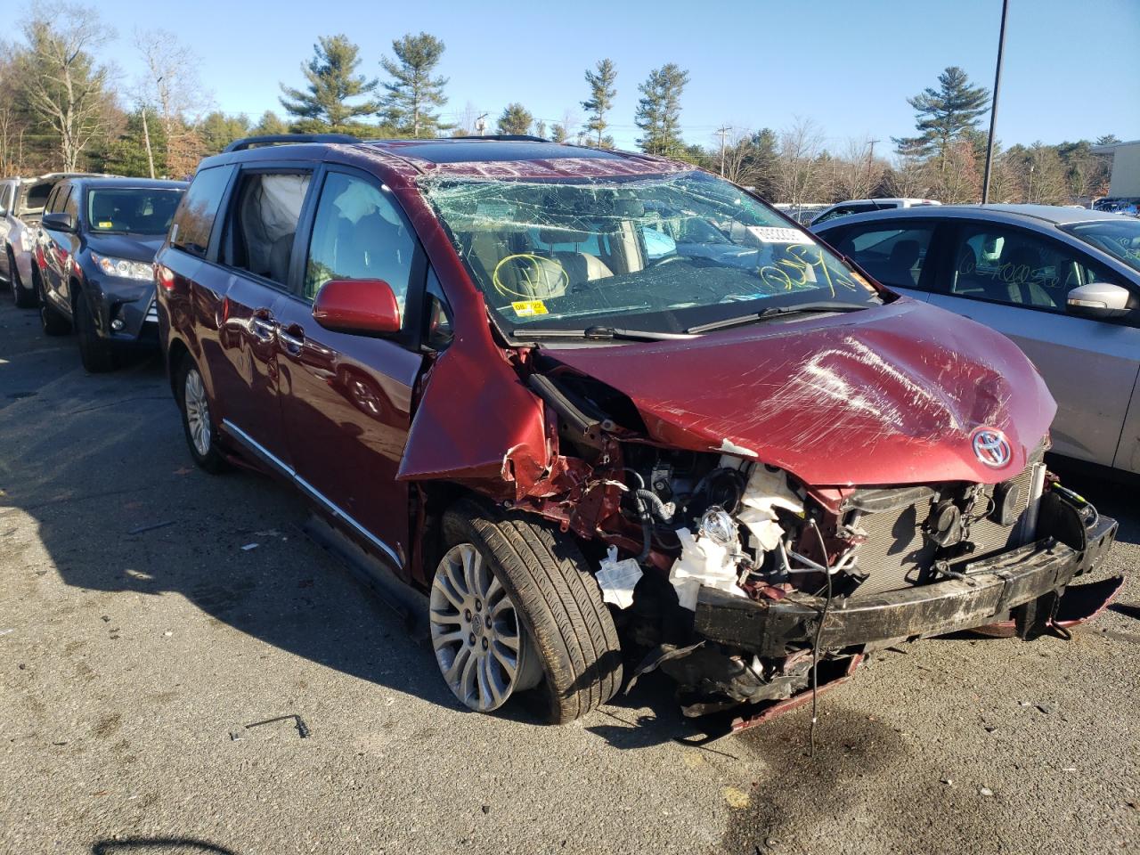 Photo 1 from auction – 2017 TOYOTA SIENNA XLE with VIN 5TDYZ3DC4HS893300