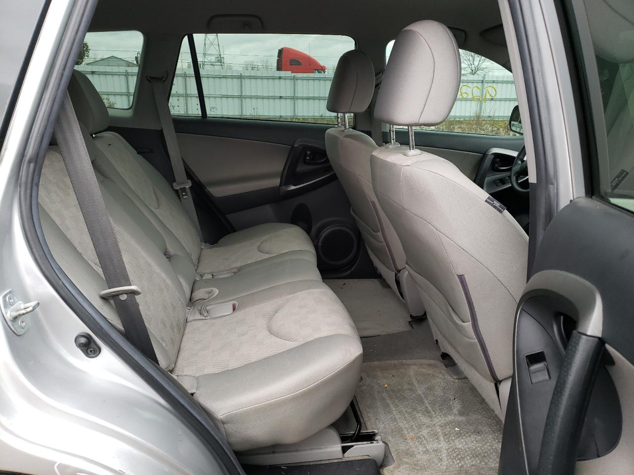 Photo 6 from auction – 2011 TOYOTA RAV4 with VIN 2T3BF4DV5BW171829