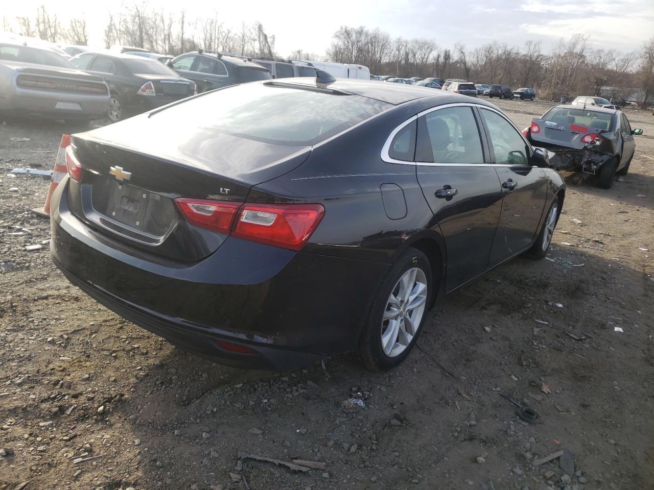 Photo 4 from auction – 2017 CHEVROLET MALIBU LT with VIN 1G1ZE5ST3HF222420