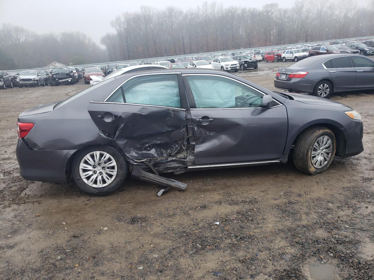 Photo 9 from auction – 2014 TOYOTA CAMRY L with VIN 4T4BF1FK2ER414212