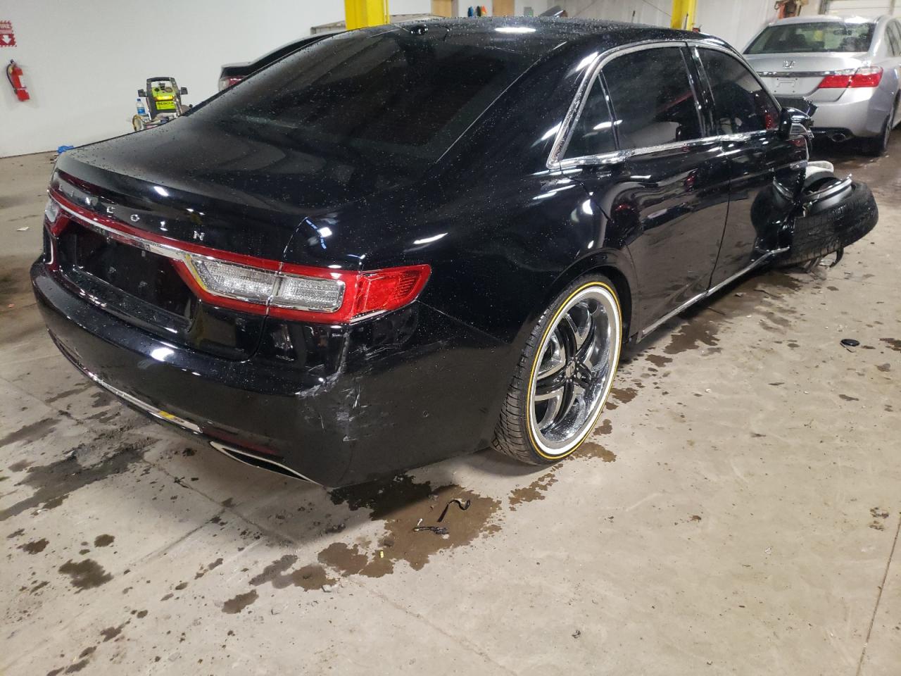 Photo 4 from auction – 2017 LINCOLN CONTINENTA with VIN 1LN6L9NP5H5626648
