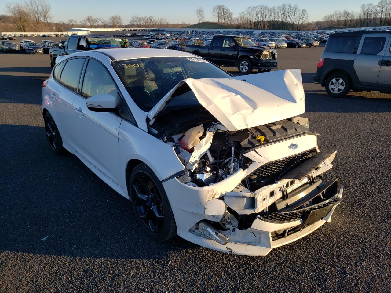 FORD FOCUS ST 2015 with VIN 1FADP3L92FL285757 - Photo from auction