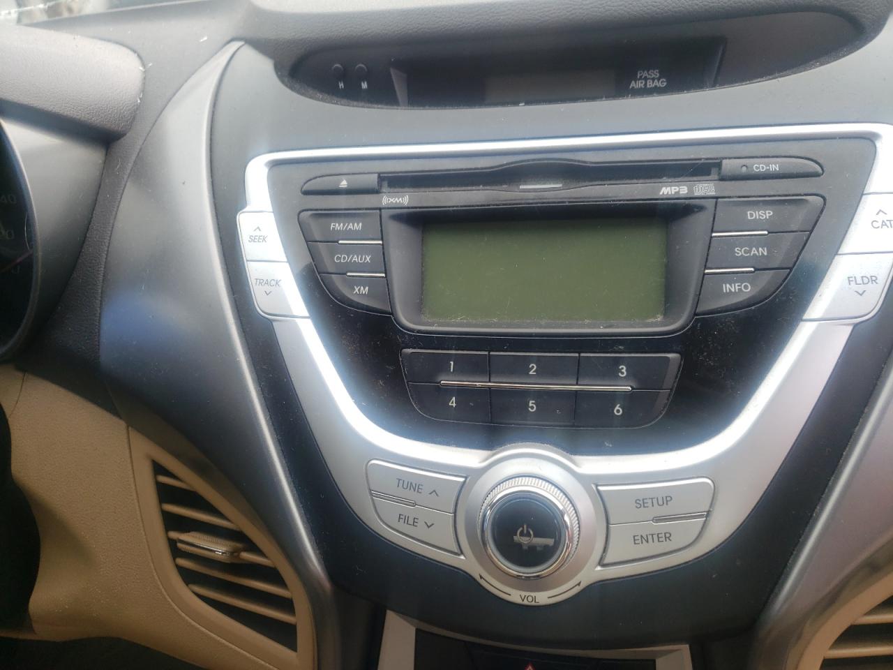 Photo 9 from auction – 2012 HYUNDAI ELANTRA GL with VIN 5NPDH4AE7CH132370