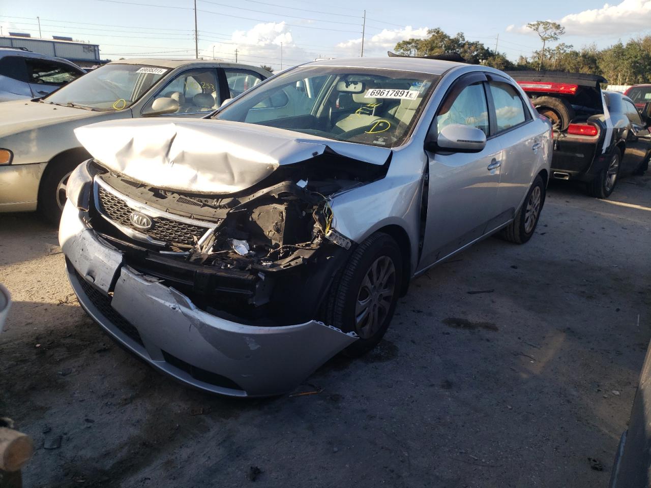 Photo 2 from auction – 2011 KIA FORTE EX with VIN KNAFU4A29B5449055