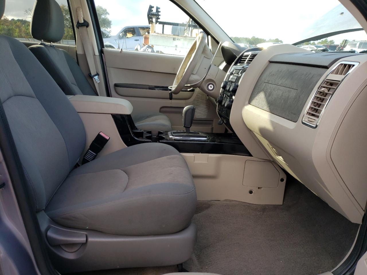 Photo 5 from auction – 2008 MAZDA TRIBUTE I with VIN 4F2CZ02Z88KM12021
