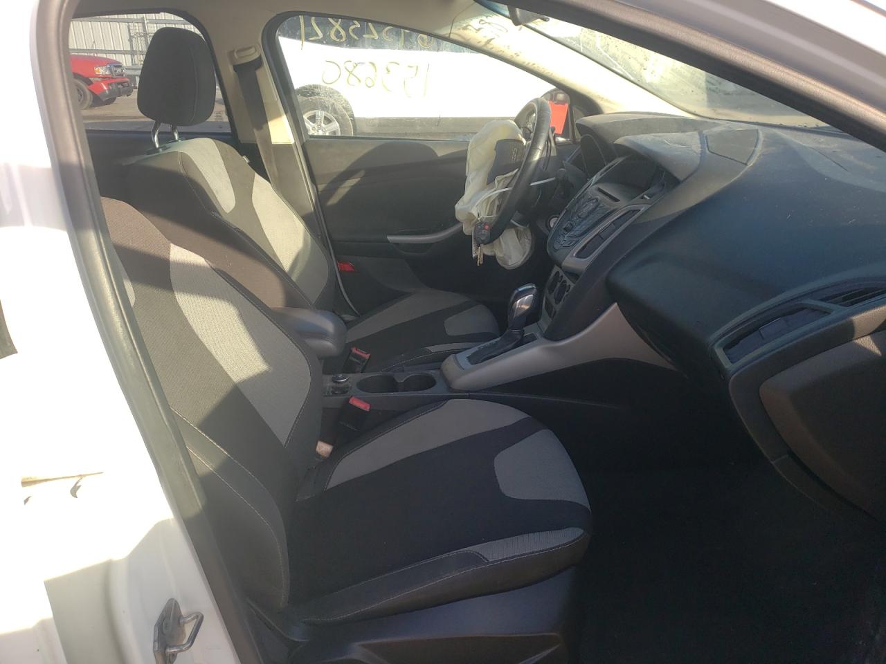 Photo 5 from auction – 2012 FORD FOCUS SE with VIN 1FAHP3F28CL183391