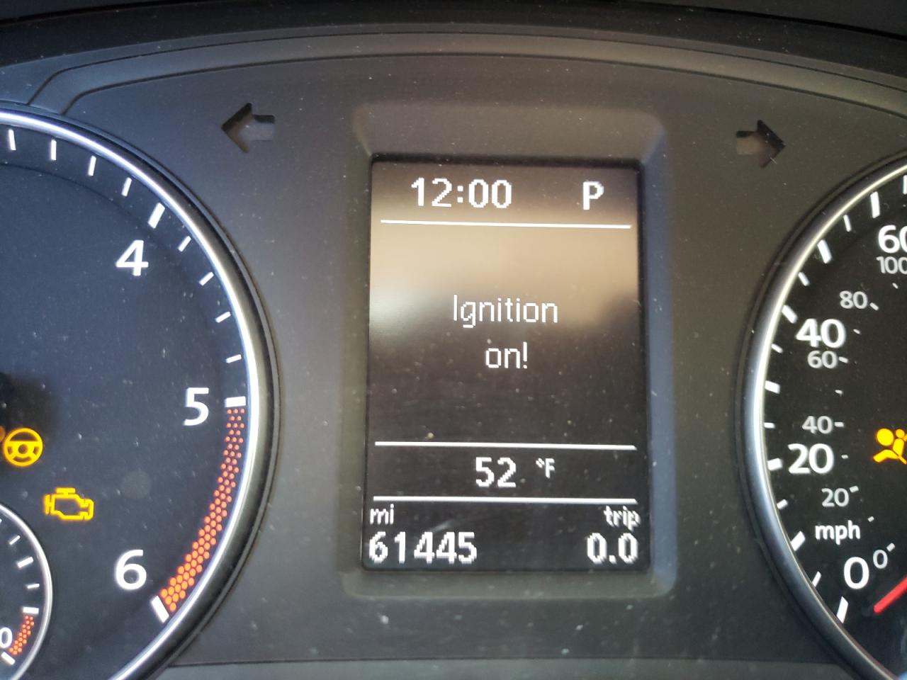Photo 8 from auction – 2015 VOLKSWAGEN PASSAT SEL with VIN 1VWCV7A30FC085670