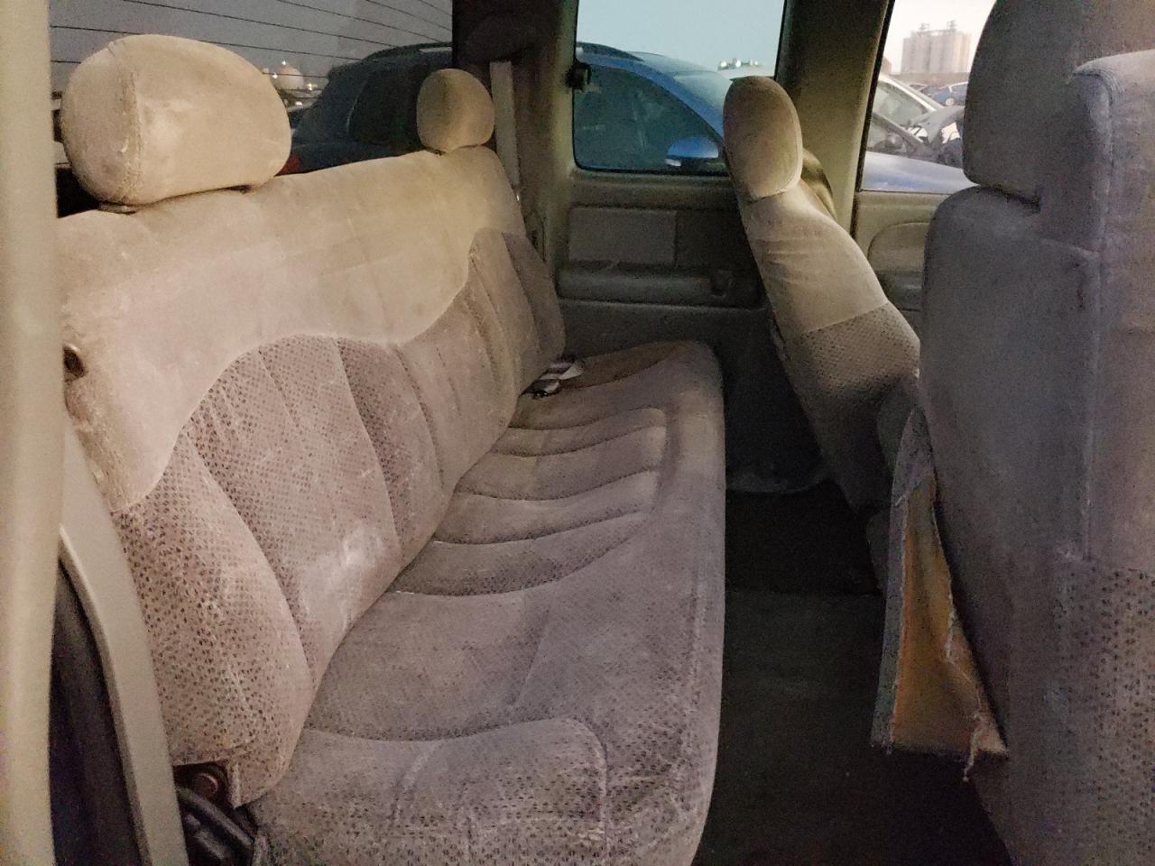 Photo 6 from auction – 1999 CHEVROLET SILVERADO with VIN 2GCEC19T7X1204681