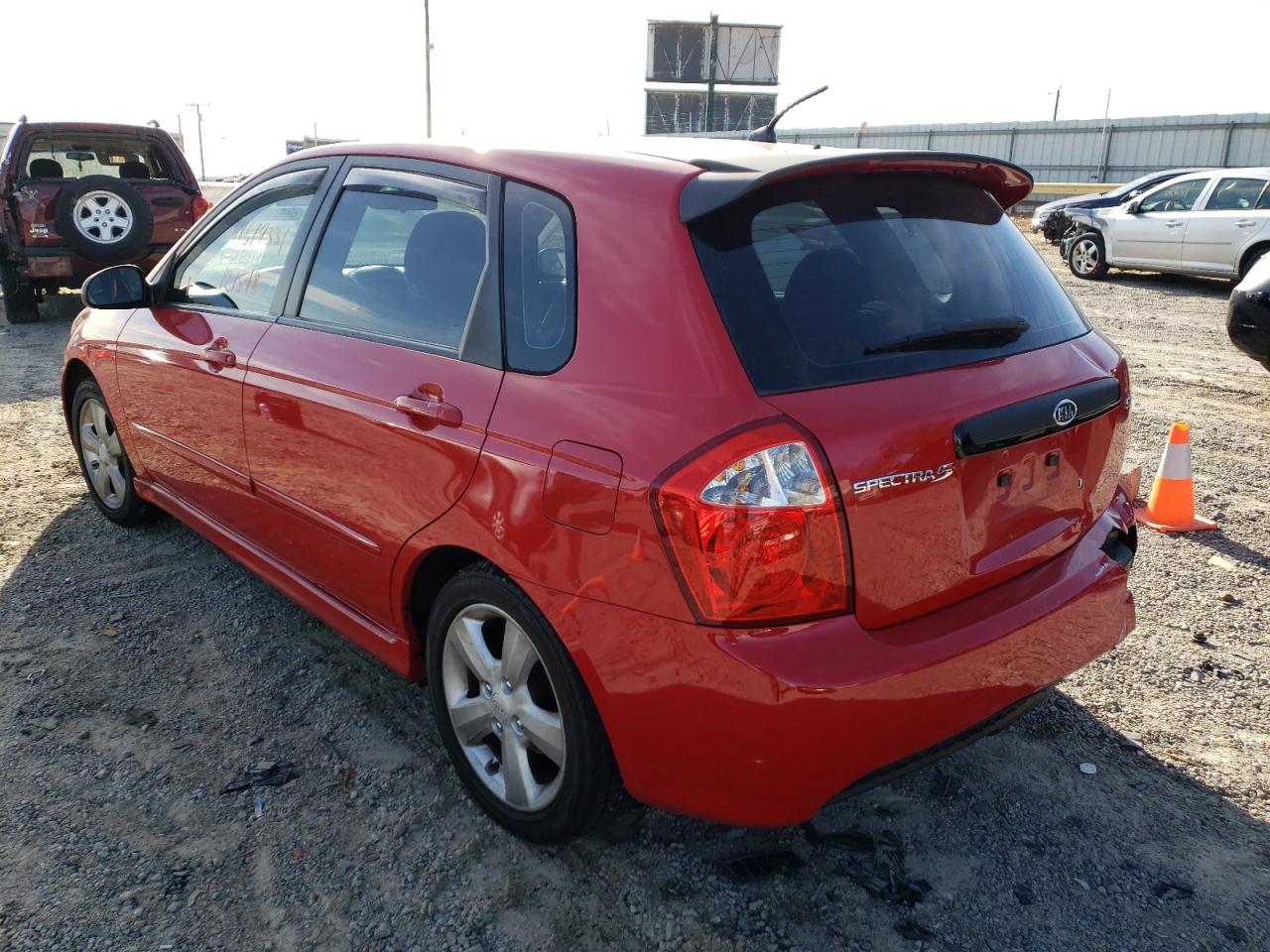 Photo 3 from auction – 2008 KIA SPECTRA5 5 with VIN KNAFE162385018918