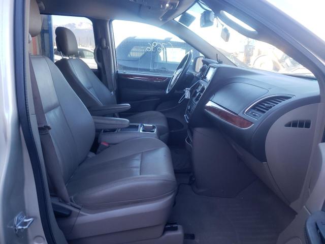 Photo 5 from auction – 2016 CHRYSLER TOWN & COU with VIN 2C4RC1BG4GR259699