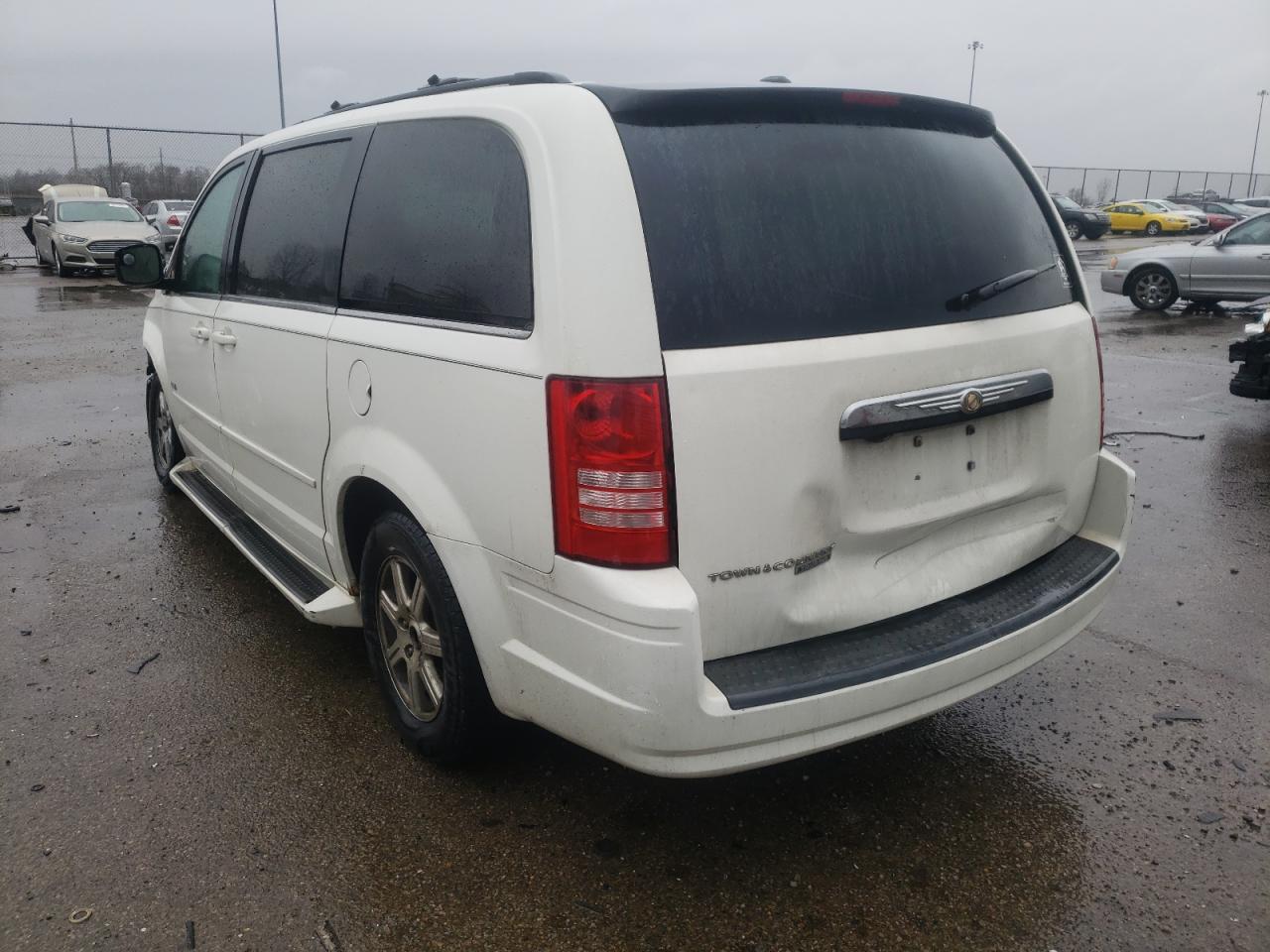 Photo 3 from auction – 2008 CHRYSLER TOWN & COU with VIN 2A8HR54P68R823023