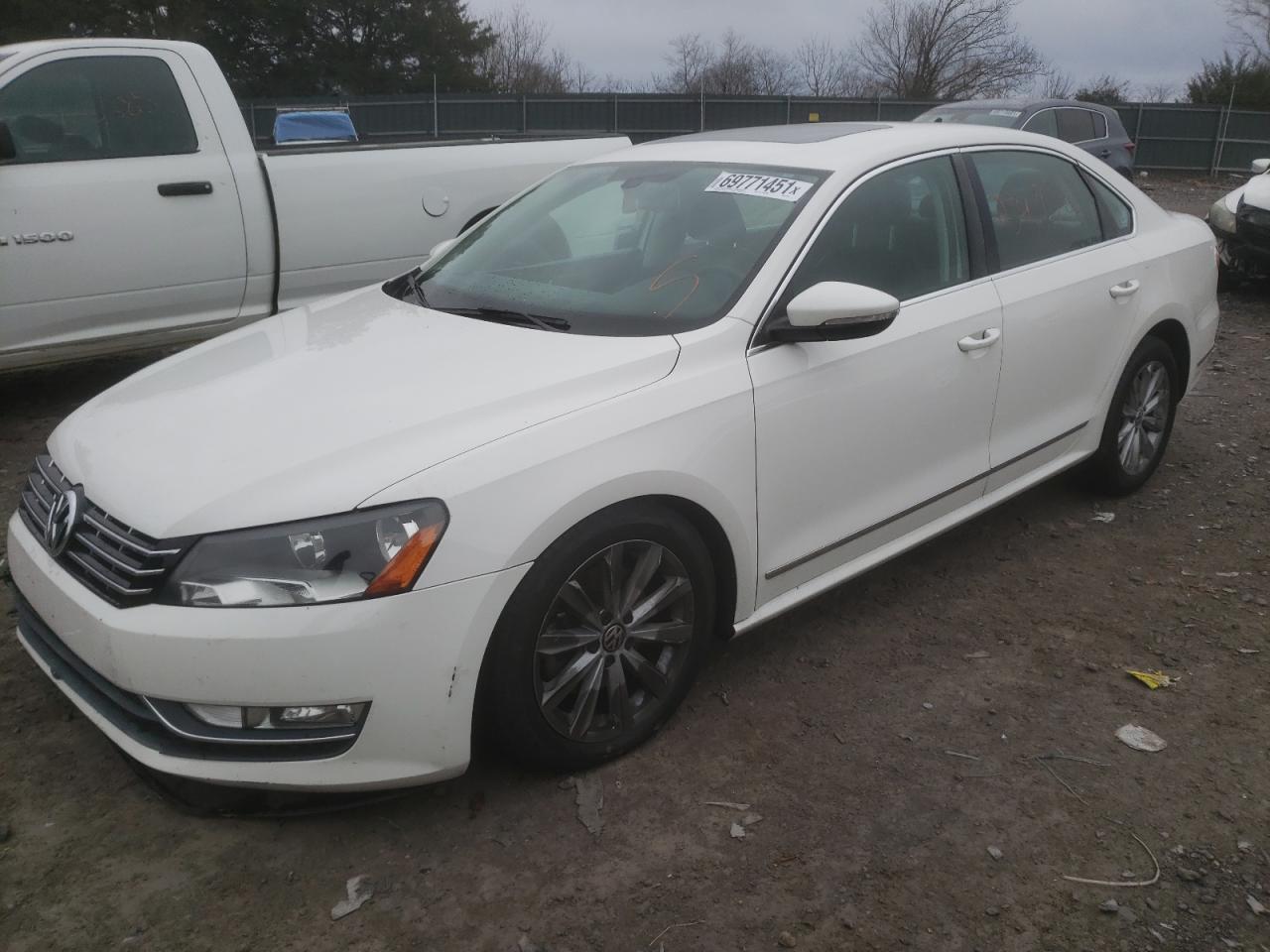 Photo 2 from auction – 2012 VOLKSWAGEN PASSAT SEL with VIN 1VWCP7A37CC021177
