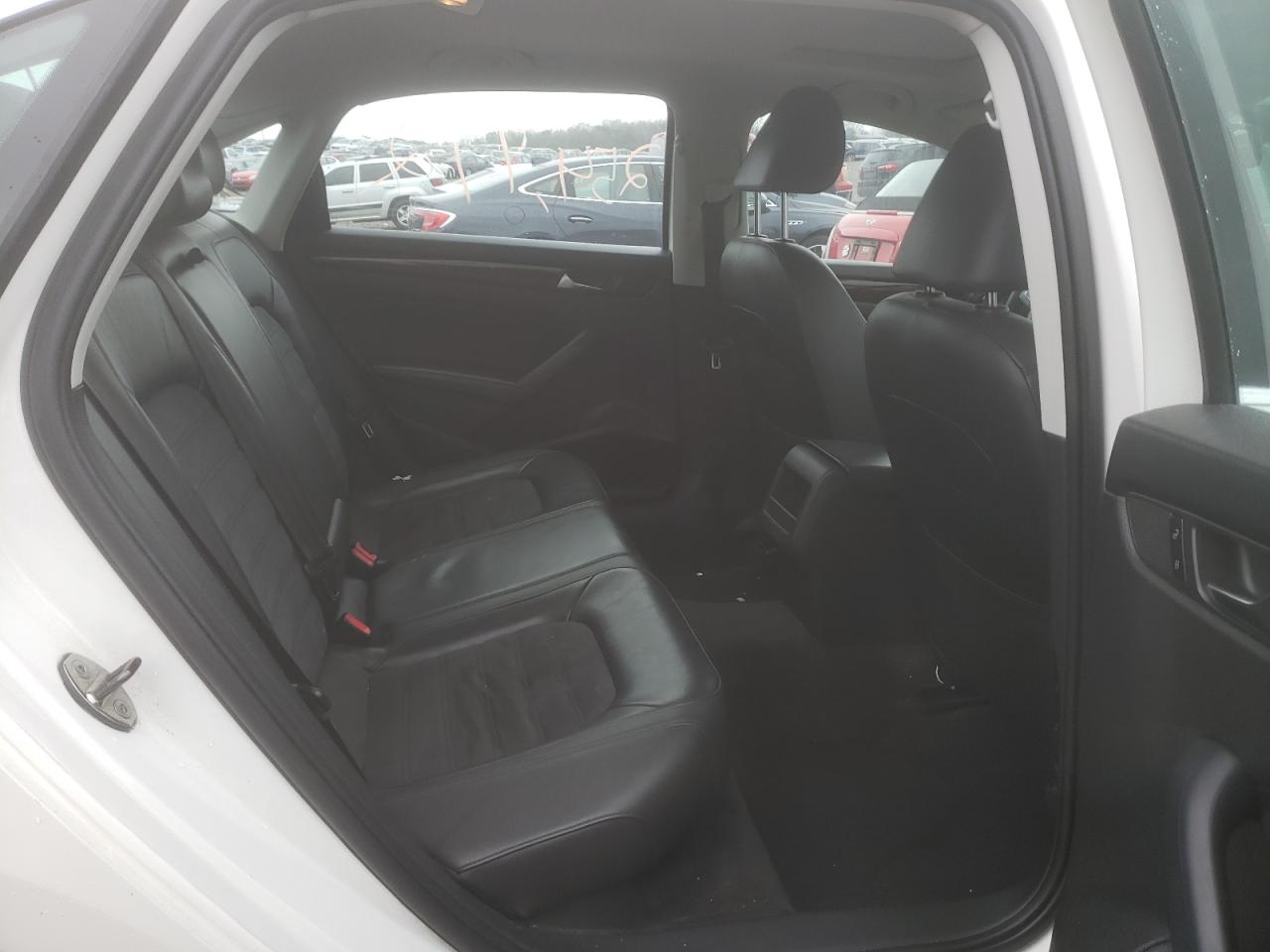 Photo 6 from auction – 2012 VOLKSWAGEN PASSAT SEL with VIN 1VWCP7A37CC021177
